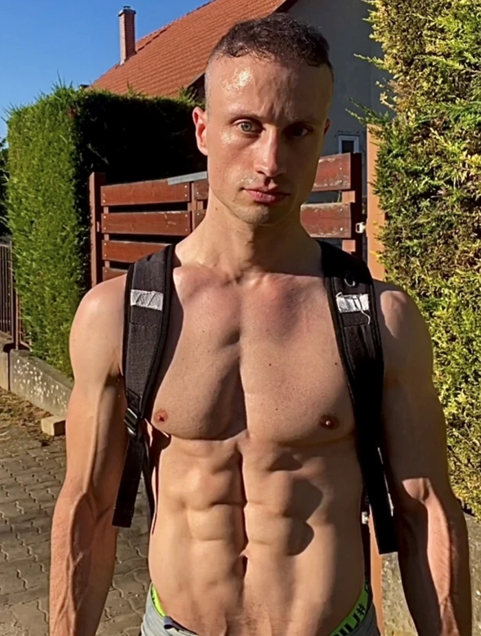 Áron Ecsenyi